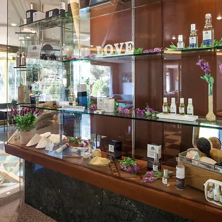 阿加马萨宫殿套房酒店